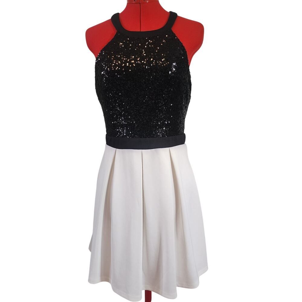B. DARLIN Black Sequin Bodice, White Knee Length Sleeveless Dress Size 11/12